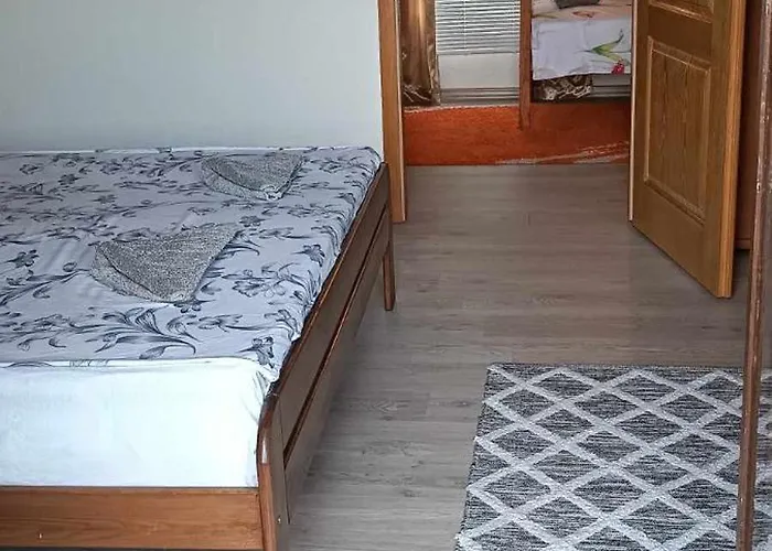 Pyramid Holiday House